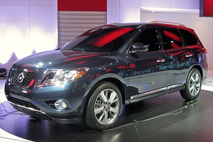 nissan-pathfinder-4-2013-.jpg